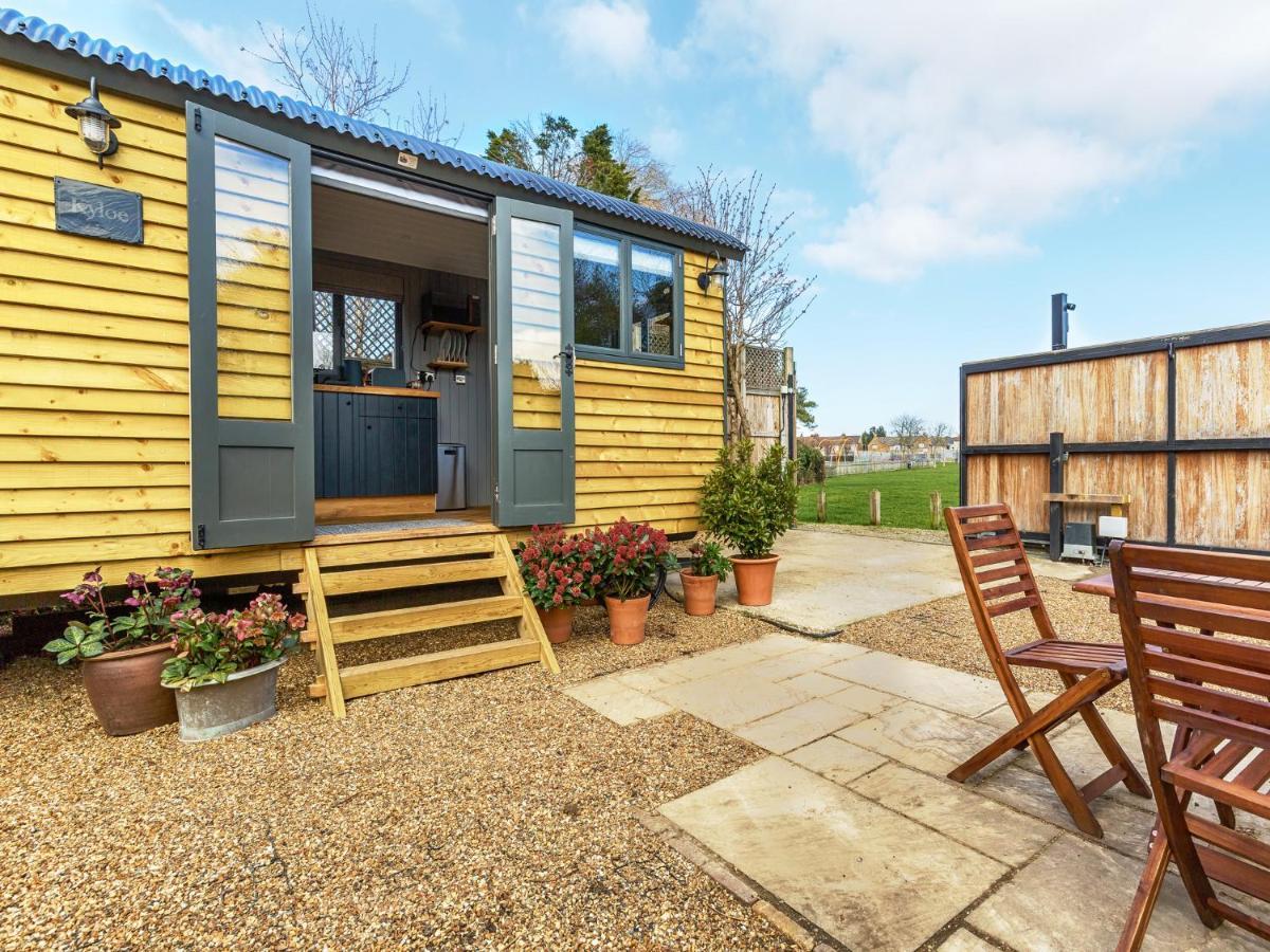 Pass The Keys Whitstable Shepherds Hut Minutes From The Harbour Villa Kültér fotó